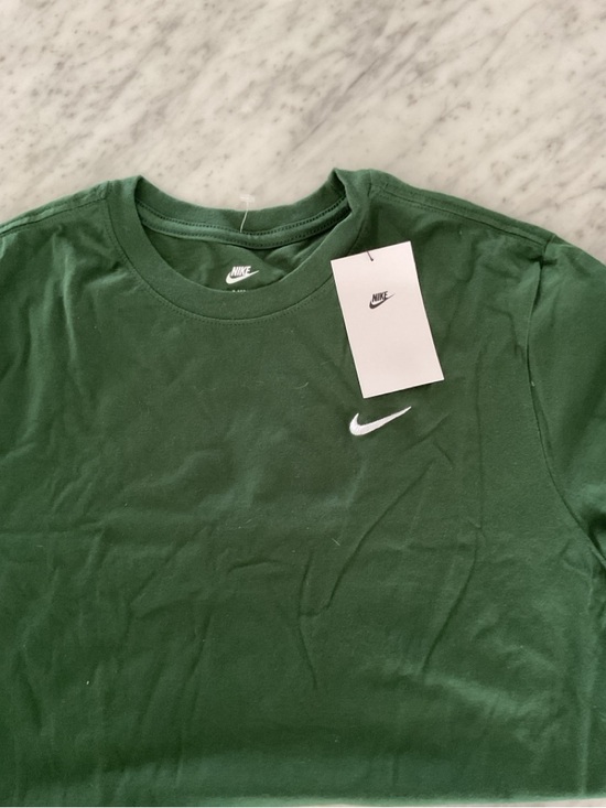 Nike Other - NWT Nike Green Tee with White embroidered Swoosh Medium 100% Cotton